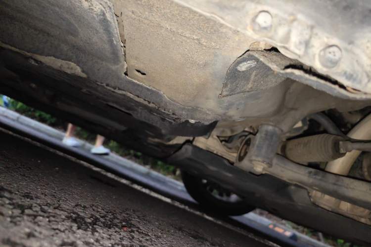Used Hongqi H5 2020 1.8T Automatic Smart Connect Flagship Edition Chassis Front Right