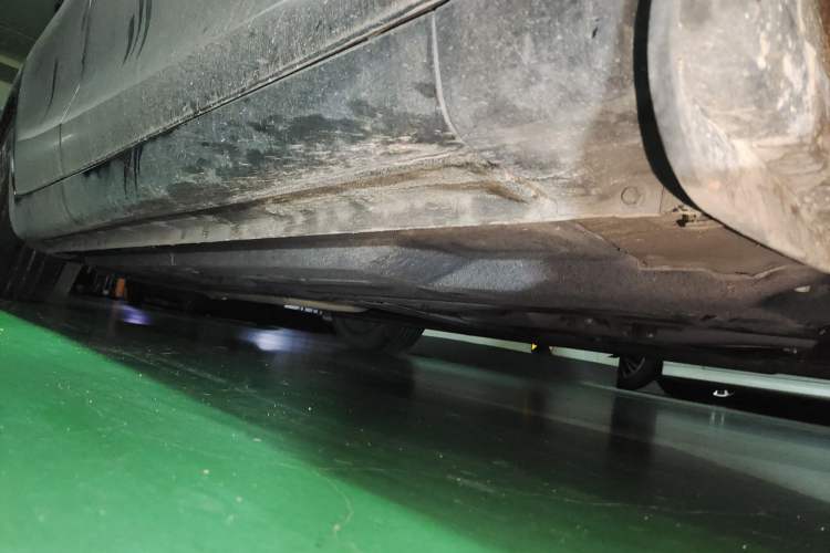 Used Hongqi H5 2020 1.8T Automatic Smart Connect Flagship Edition Chassis Front Right