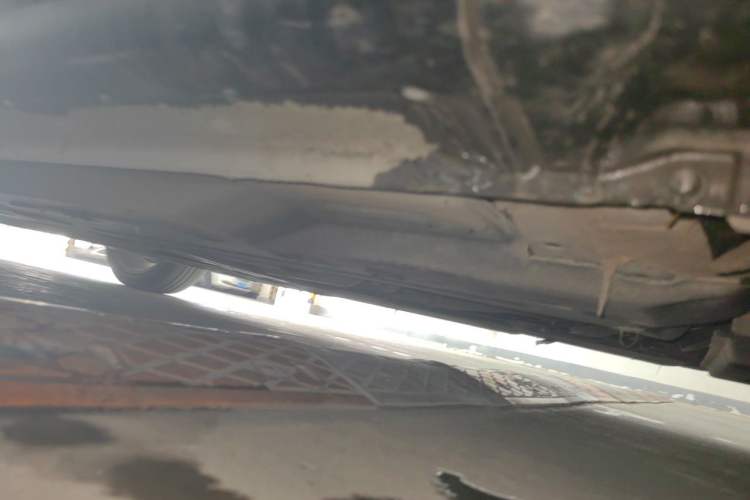 Used Hongqi H5 2020 1.8T Automatic Smart Connect Flagship Edition Chassis Front Right