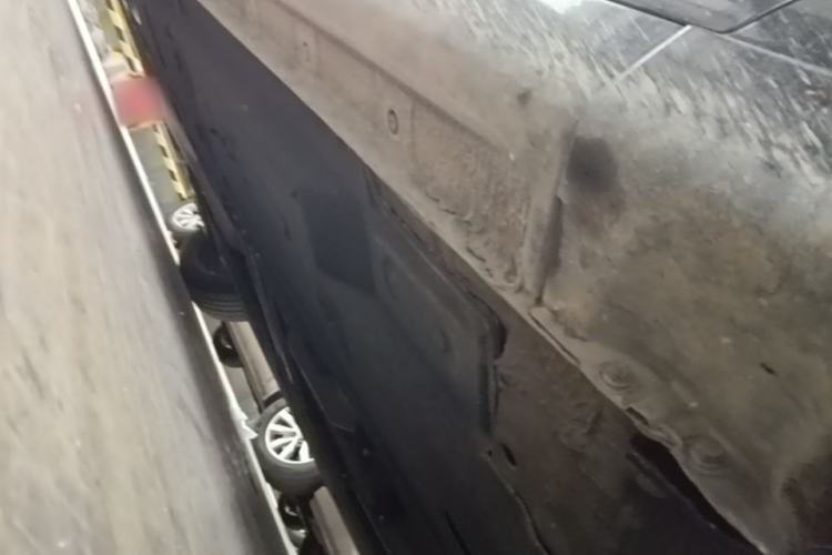 Used Hongqi H5 2020 1.8T Automatic ZhiLian QiYun Edition Chassis Front Right