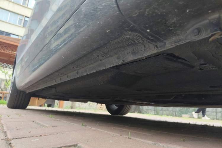 Used Hongqi H5 2020 1.8T Automatic ZhiLian QiYun Edition Chassis Front Right