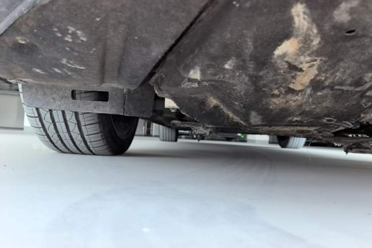 Used Hongqi H5 2020 1.8T Automatic Smart Connect Flagship Edition Chassis Front Right