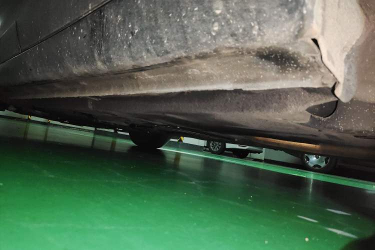Used Hongqi H5 2020 1.8T Automatic Smart Connect Flagship Edition Chassis Rear Left