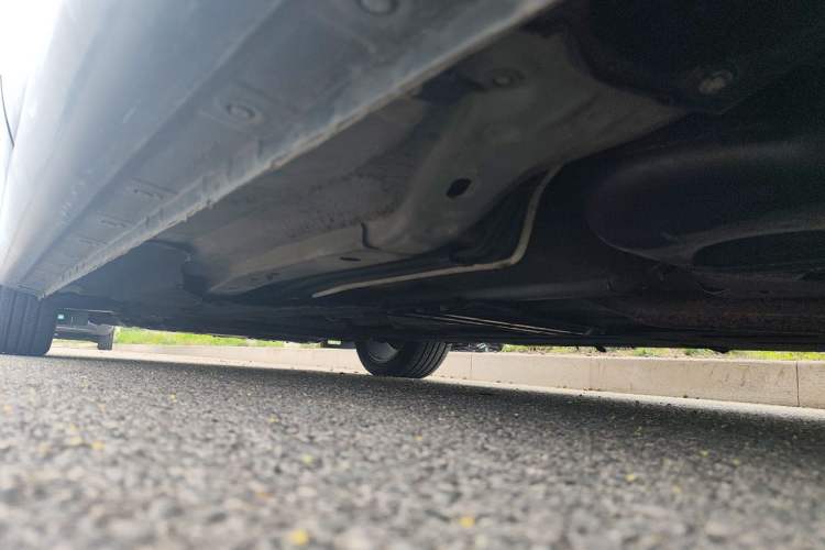 Used Hongqi H5 2020 1.8T Automatic Smart Connect Flagship Edition Chassis Rear Left