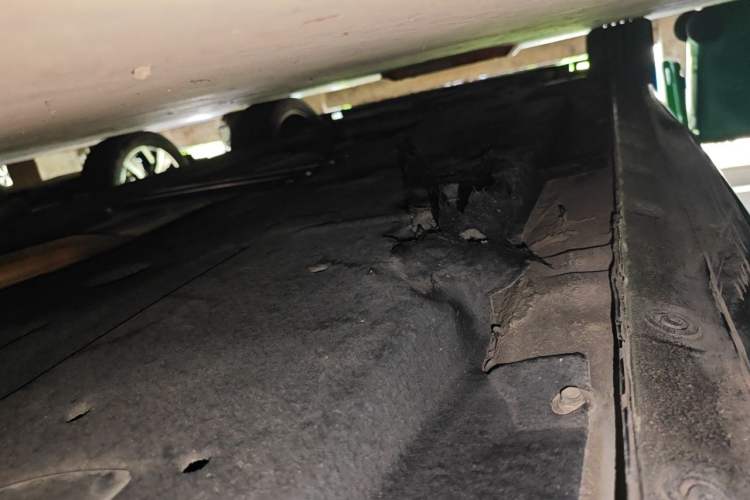 Used Hongqi H5 2020 1.8T Automatic Smart Connect Flagship Edition Chassis Rear Left