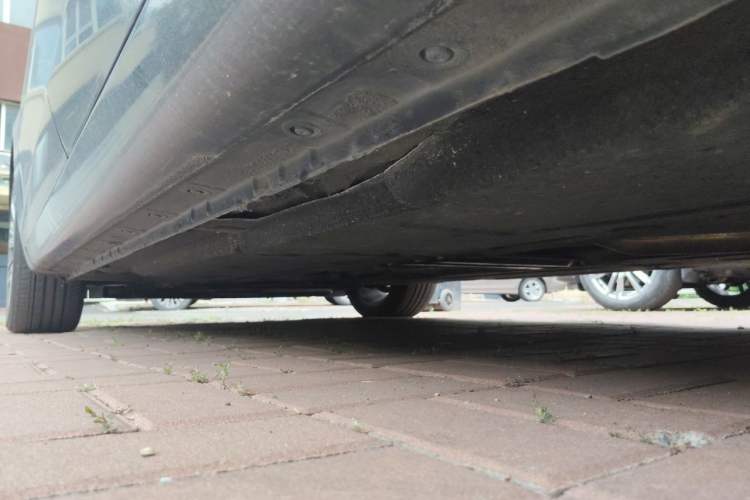 Used Hongqi H5 2020 1.8T Automatic ZhiLian QiYun Edition Chassis Rear Left