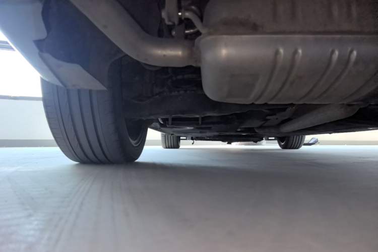 Used Hongqi H5 2020 1.8T Automatic Smart Connect Flagship Edition Chassis Rear Left