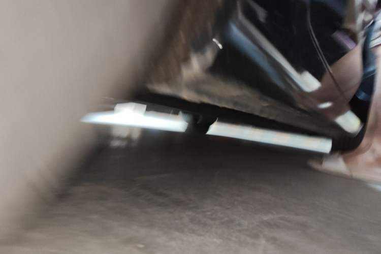 Used Hongqi H5 2020 1.8T Automatic Smart Connect Flagship Edition Chassis Rear Right