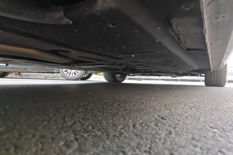 Used Hongqi H5 2020 1.8T Automatic ZhiLian QiYun Edition Chassis Rear Right