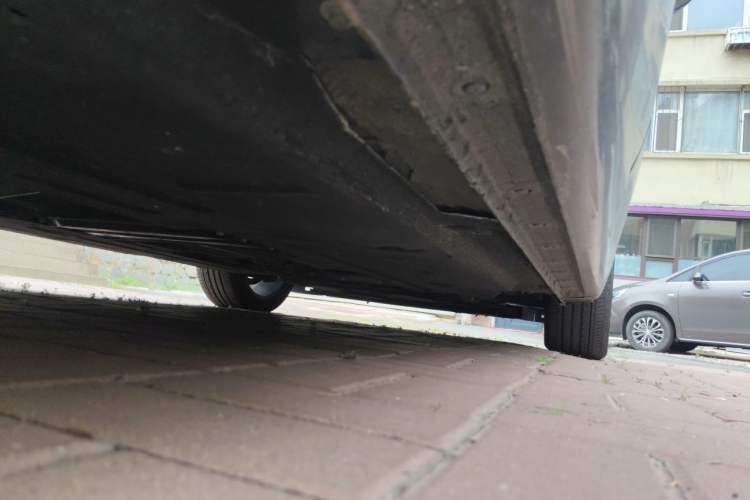 Used Hongqi H5 2020 1.8T Automatic ZhiLian QiYun Edition Chassis Rear Right
