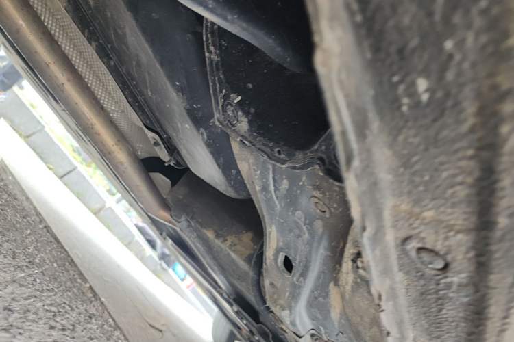 Used Hongqi H5 2020 1.8T Automatic ZhiLian QiYun Edition Chassis Rear Right