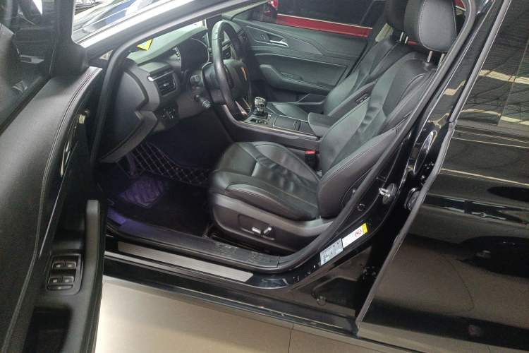 Used Hongqi H5 2020 1.8T Automatic Smart Connect Flagship Edition Driver Seat