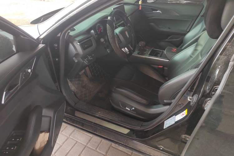 Used Hongqi H5 2020 1.8T Automatic Smart Connect Flagship Edition Driver Seat