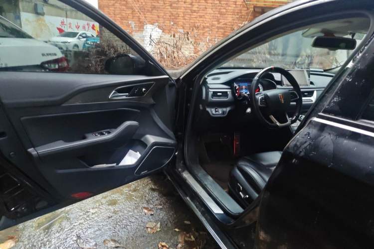 Used Hongqi H5 2020 1.8T Automatic Smart Connect Flagship Edition Driver Seat