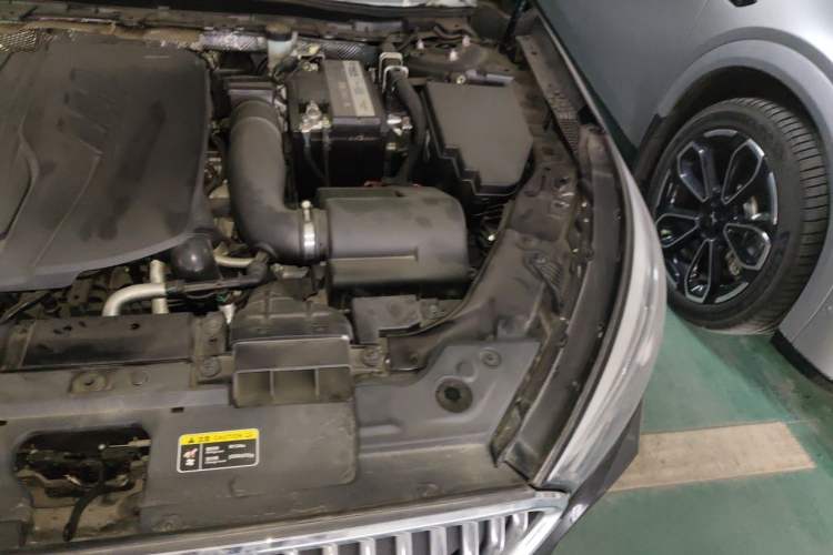 Used Hongqi H5 2020 1.8T Automatic Smart Connect Flagship Edition Engine Bay Left