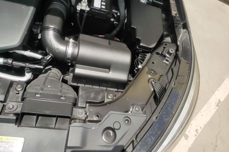 Used Hongqi H5 2020 1.5T DCT Flagship Edition Engine Bay Left