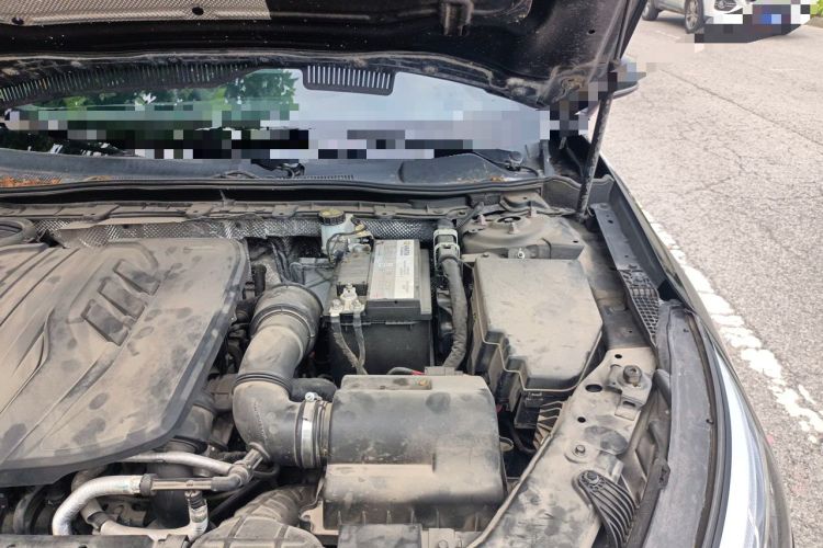 Used Hongqi H5 2020 1.5T DCT Flagship Edition Engine Bay Left
