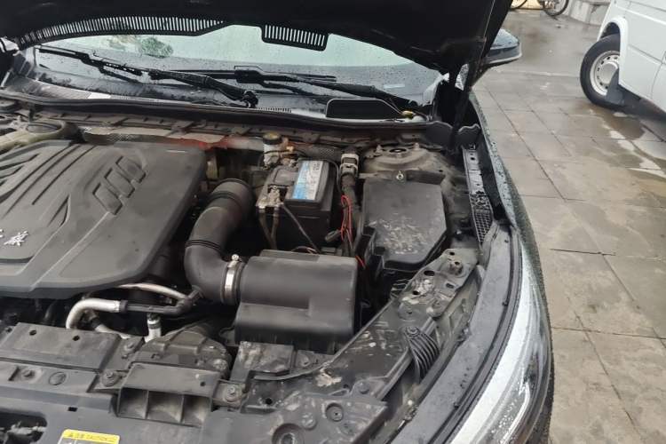 Used Hongqi H5 2020 1.5T DCT Flagship Edition Engine Bay Left