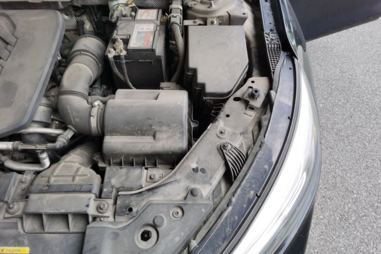 Used Hongqi H5 2020 1.5T DCT Flagship Edition Engine Bay Left