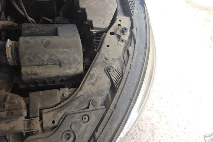 Used Hongqi H5 2020 1.5T DCT Flagship Edition Engine Bay Left