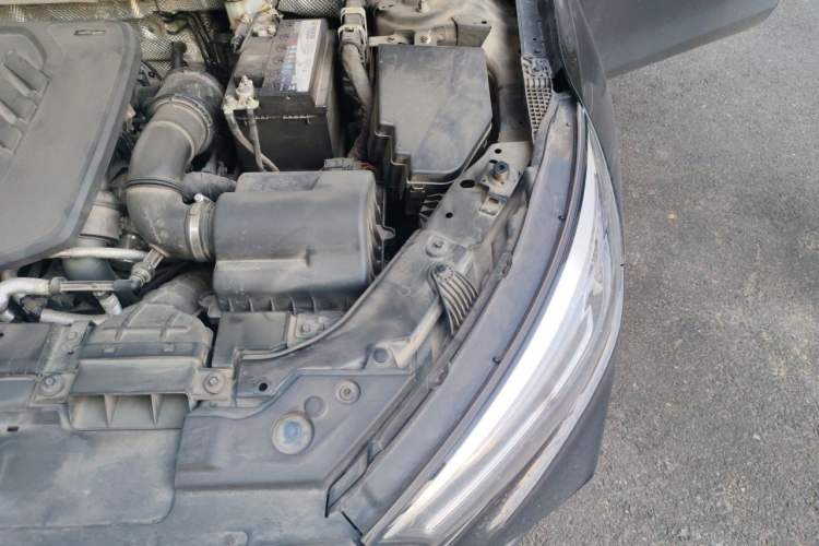 Used Hongqi H5 2020 1.5T DCT Flagship Edition Engine Bay Left