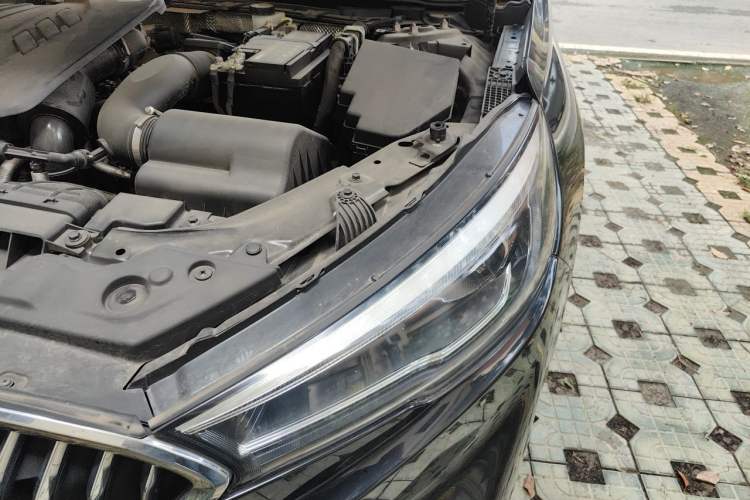 Used Hongqi H5 2020 1.8T Automatic ZhiLian QiYun Edition Engine Bay Left
