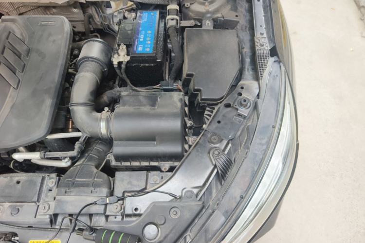 Used Hongqi H5 2020 1.5T DCT Flagship Edition Engine Bay Left