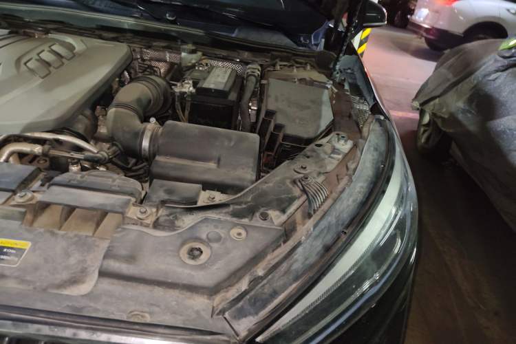 Used Hongqi H5 2020 1.5T DCT Flagship Edition Engine Bay Left
