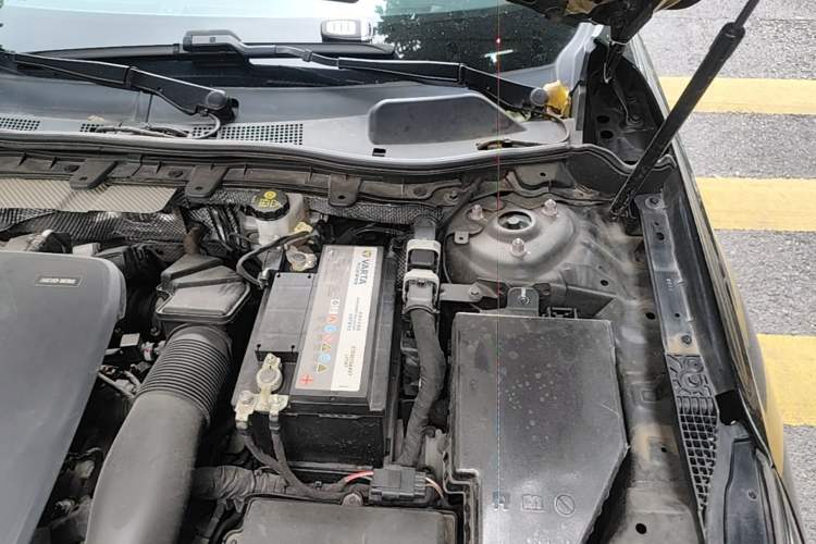 Used Hongqi H5 2020 1.8T Automatic ZhiLian QiYun Edition Engine Bay Left