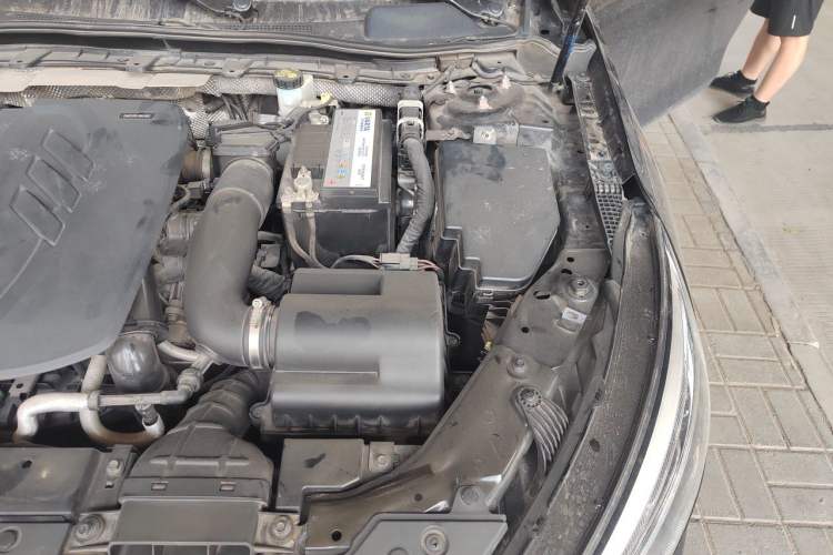 Used Hongqi H5 2020 1.8T Automatic Smart Connect Flagship Edition Engine Bay Left
