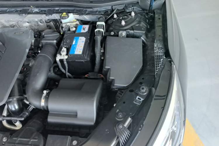 Used Hongqi H5 2020 1.8T Automatic Smart Connect Flagship Edition Engine Bay Left