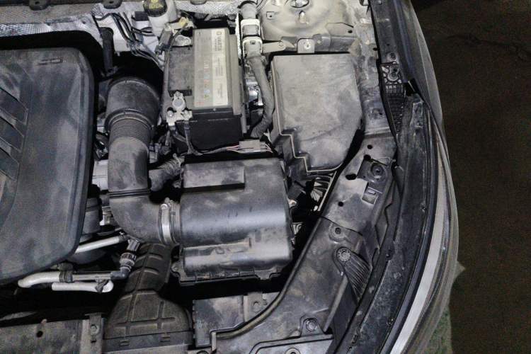 Used Hongqi H5 2020 1.5T DCT Flagship Edition Engine Bay Left