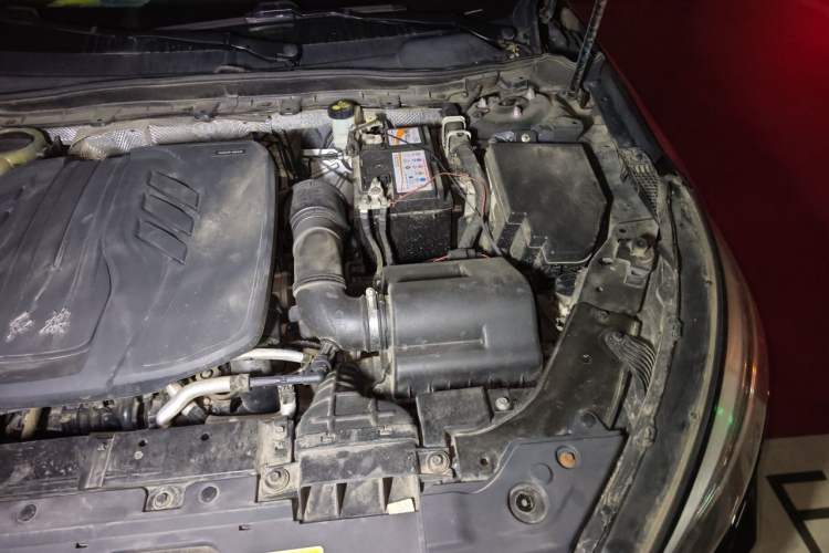 Used Hongqi H5 2020 1.5T DCT Flagship Edition Engine Bay Left