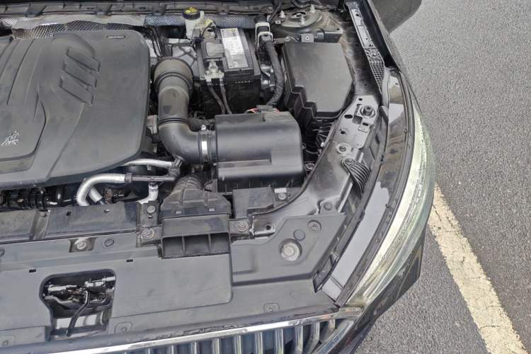 Used Hongqi H5 2020 1.5T DCT Flagship Edition Engine Bay Left