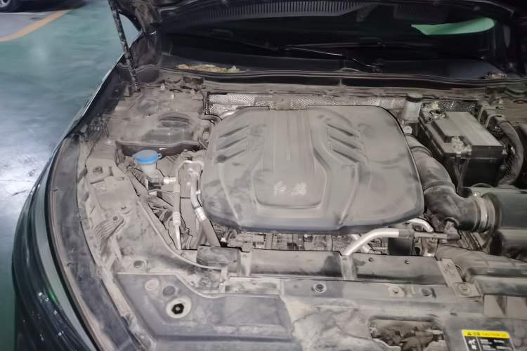 Used Hongqi H5 2020 1.5T DCT Flagship Edition Engine Bay Right