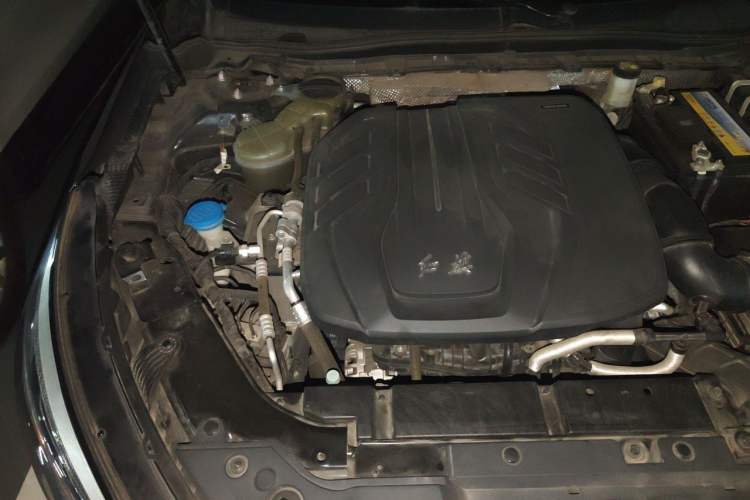 Used Hongqi H5 2020 1.5T DCT Flagship Edition Engine Bay Right