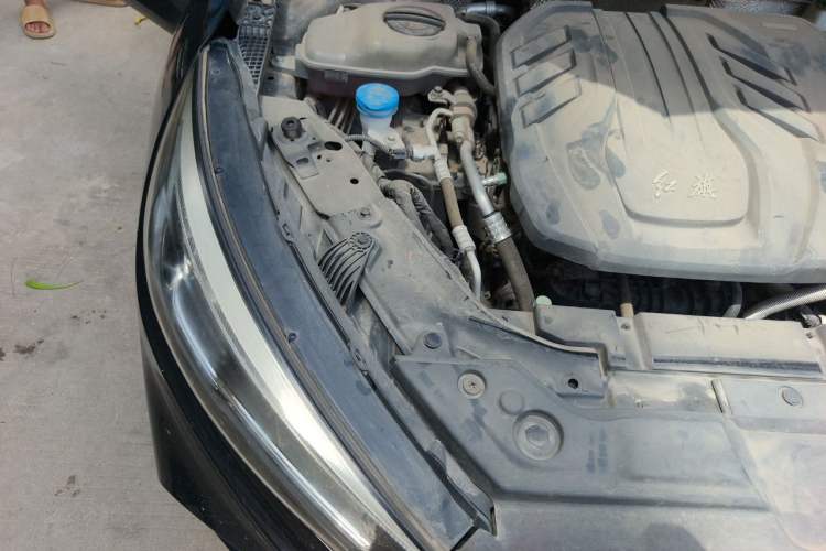 Used Hongqi H5 2020 1.5T DCT Flagship Edition Engine Bay Right