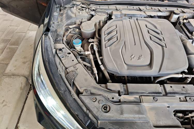Used Hongqi H5 2020 1.5T DCT Flagship Edition Engine Bay Right