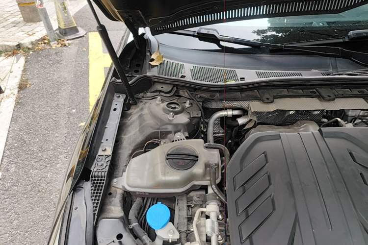 Used Hongqi H5 2020 1.8T Automatic ZhiLian QiYun Edition Engine Bay Right