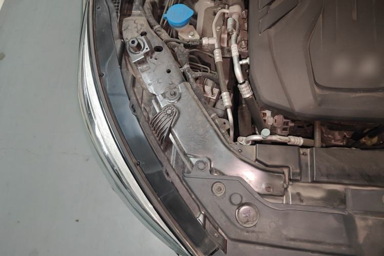Used Hongqi H5 2020 1.5T DCT Flagship Edition Engine Bay Right
