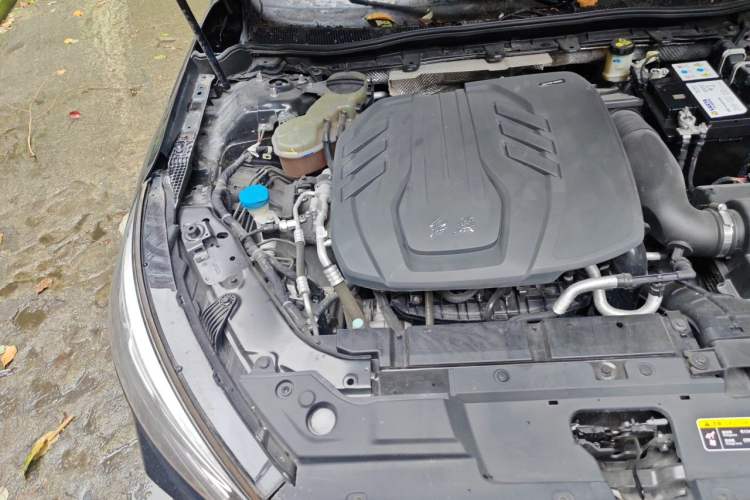 Used Hongqi H5 2020 1.8T Automatic Smart Connect Flagship Edition Engine Bay Right