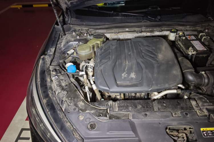 Used Hongqi H5 2020 1.5T DCT Flagship Edition Engine Bay Right
