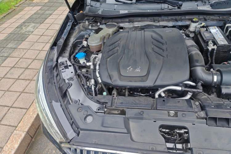 Used Hongqi H5 2020 1.5T DCT Flagship Edition Engine Bay Right