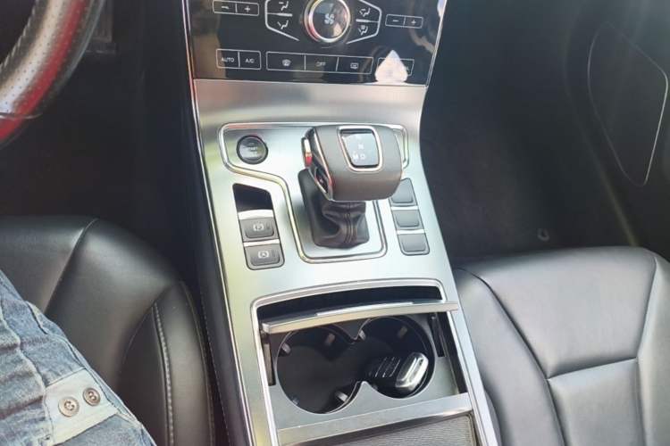 Used Hongqi H5 2020 1.5T DCT Flagship Edition Gear Lever