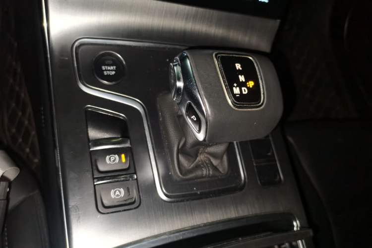 Used Hongqi H5 2020 1.8T Automatic ZhiLian QiYun Edition Gear Lever