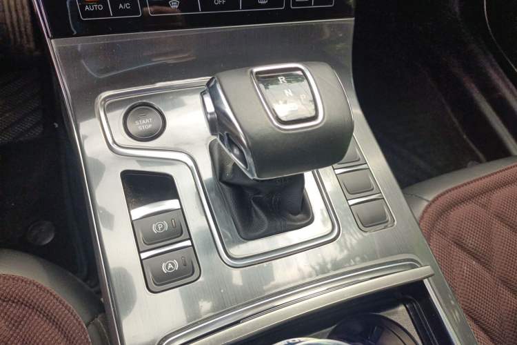Used Hongqi H5 2020 1.5T DCT Flagship Edition Gear Lever