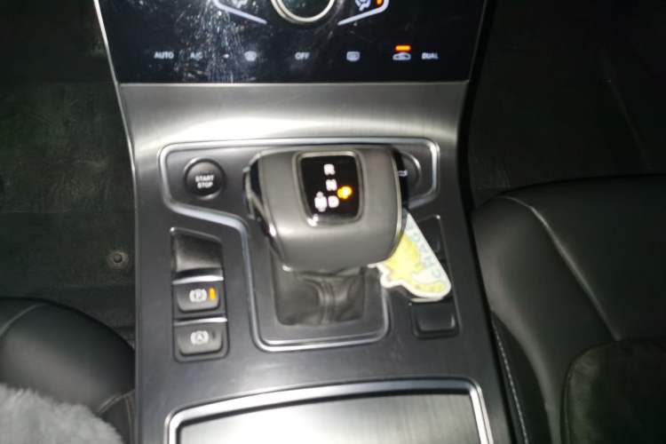 Used Hongqi H5 2020 1.5T DCT Flagship Edition Gear Lever