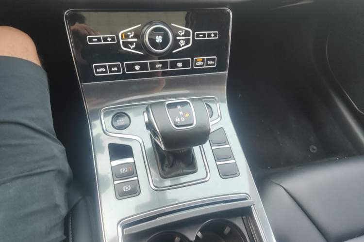 Used Hongqi H5 2020 1.5T DCT Flagship Edition Gear Lever