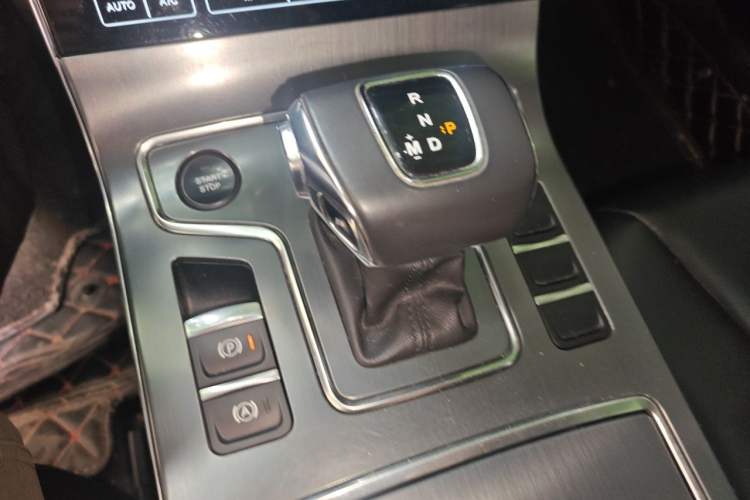 Used Hongqi H5 2020 1.5T DCT Flagship Edition Gear Lever