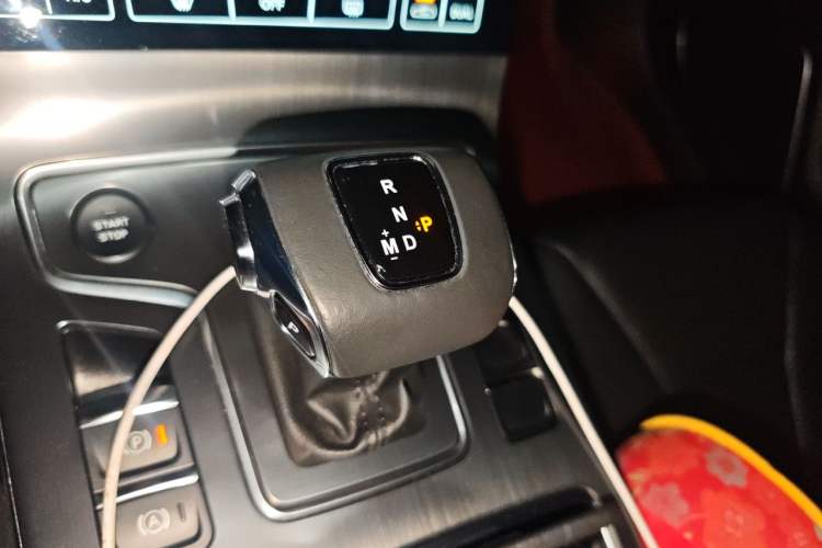 Used Hongqi H5 2020 1.5T DCT Flagship Edition Gear Lever